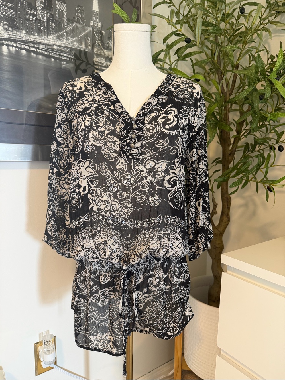 Forbidden Black Cream Paisley Floral Boho Tunic Blouse Size Medium